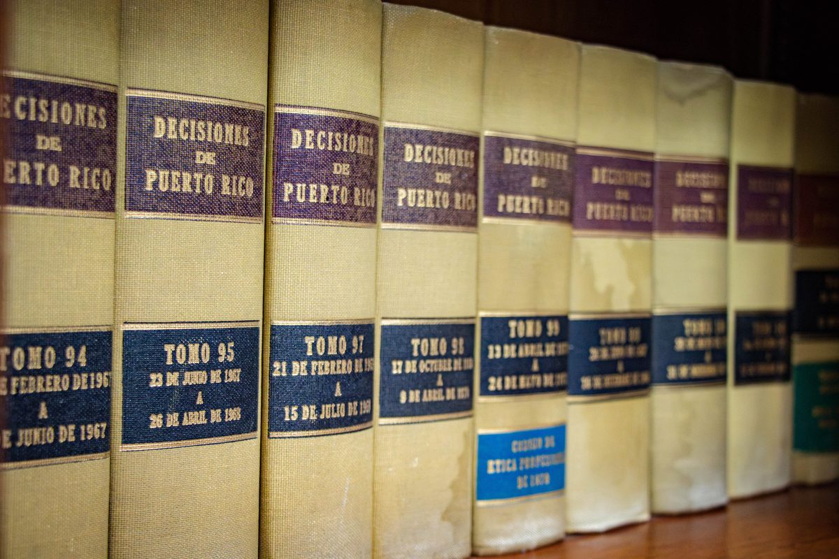 Biblioteca jurídica de Prieto & Asociados